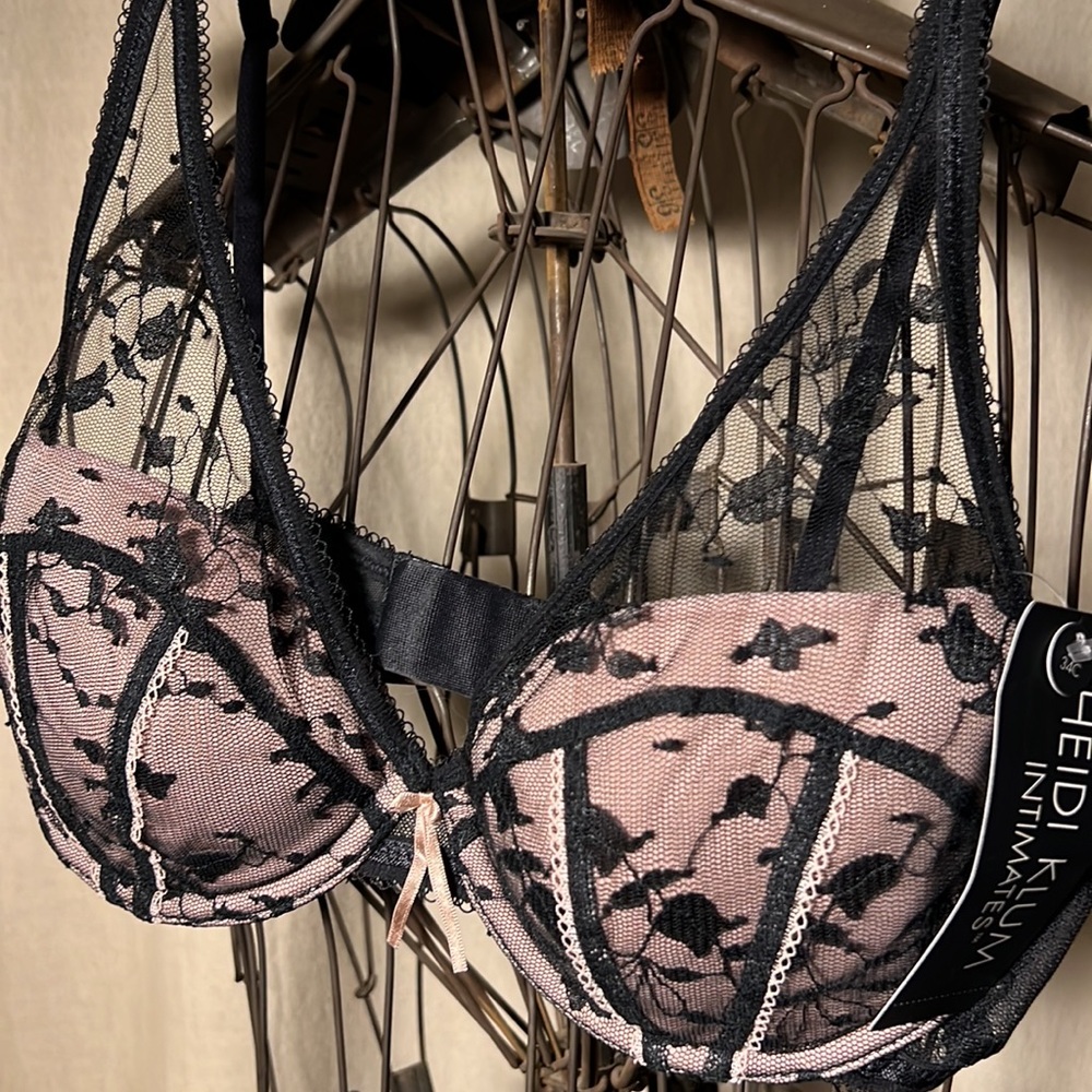 Heidi Klum contour plunge bra NWT $39.